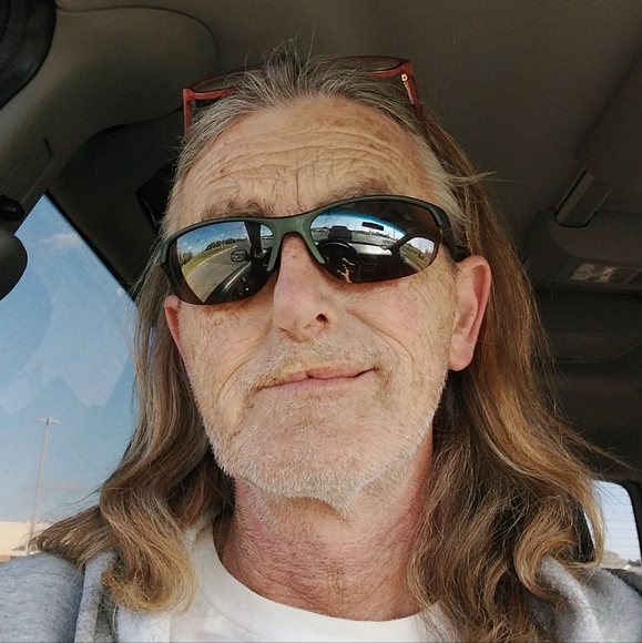 Meet your Posher, Carl - Picture 2 of 2